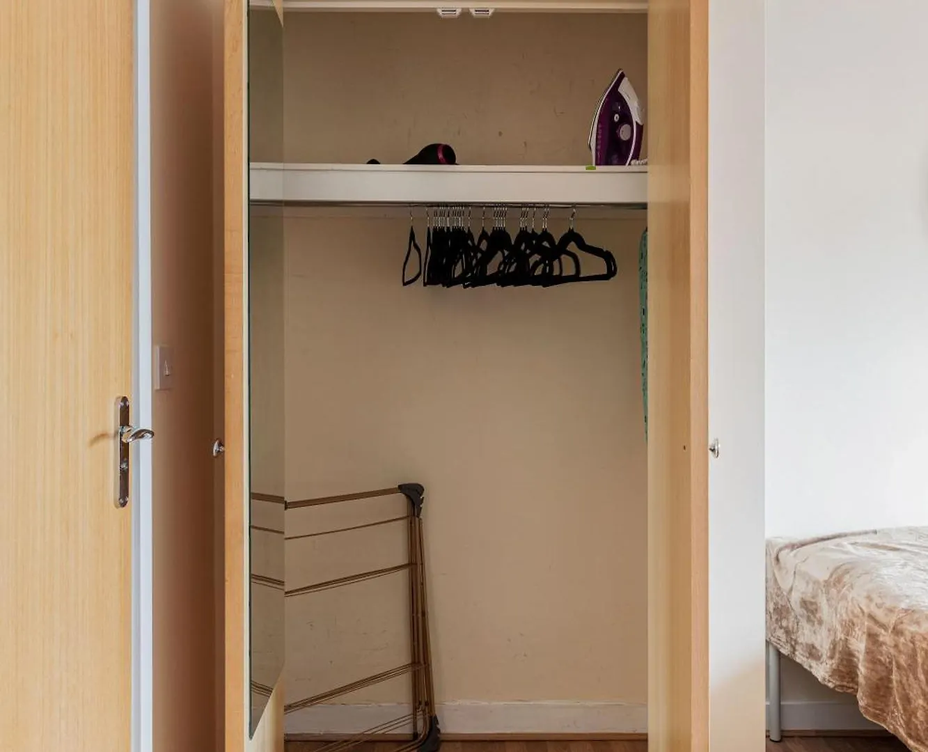 Apartment Spacious Heathrow 2-Bed With Central London Access - Free Parking Feltham Großbritannien