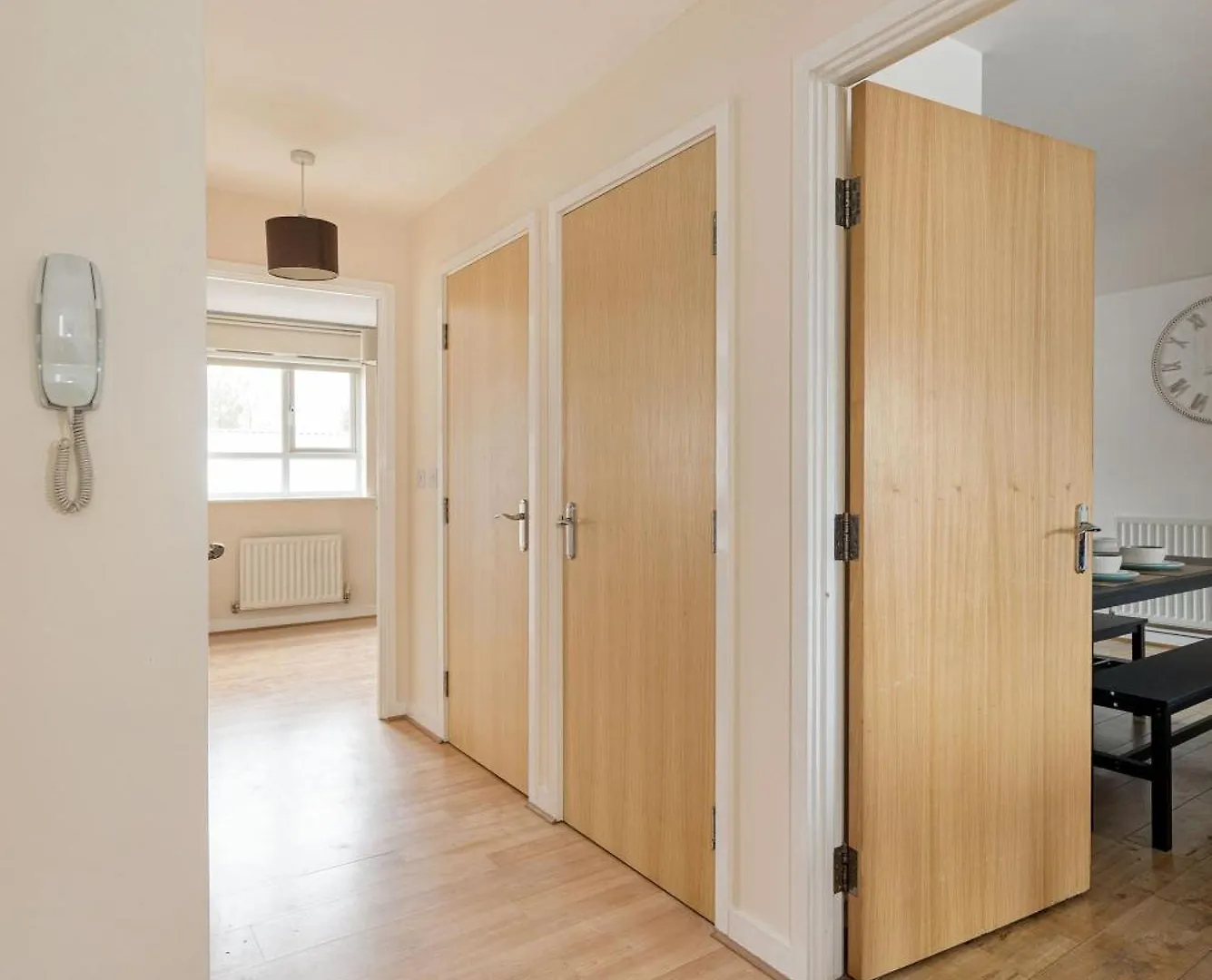Spacious Heathrow 2-Bed With Central London Access - Free Parking Feltham Großbritannien