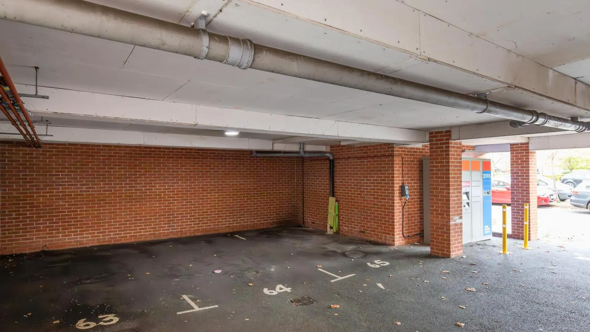 Spacious Heathrow 2-Bed With Central London Access - Free Parking Feltham