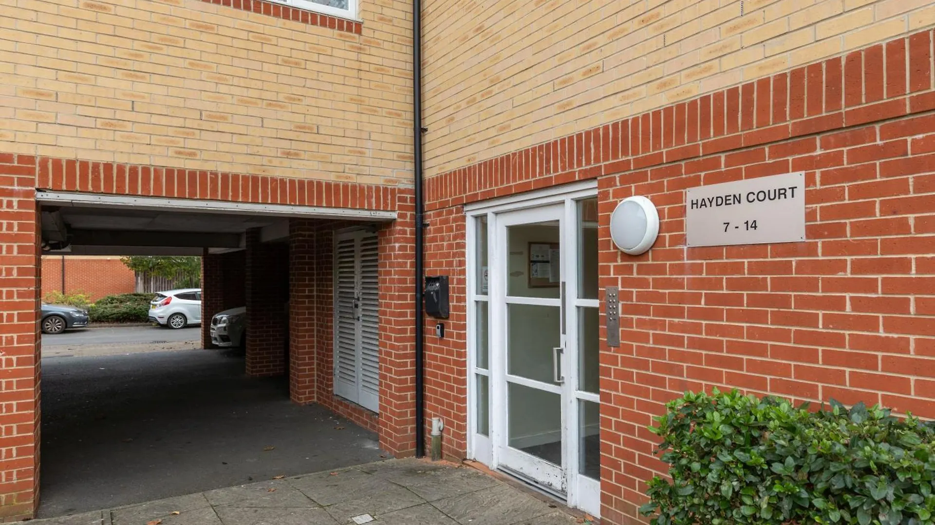 Apartment Spacious Heathrow 2-Bed With Central London Access - Free Parking Feltham