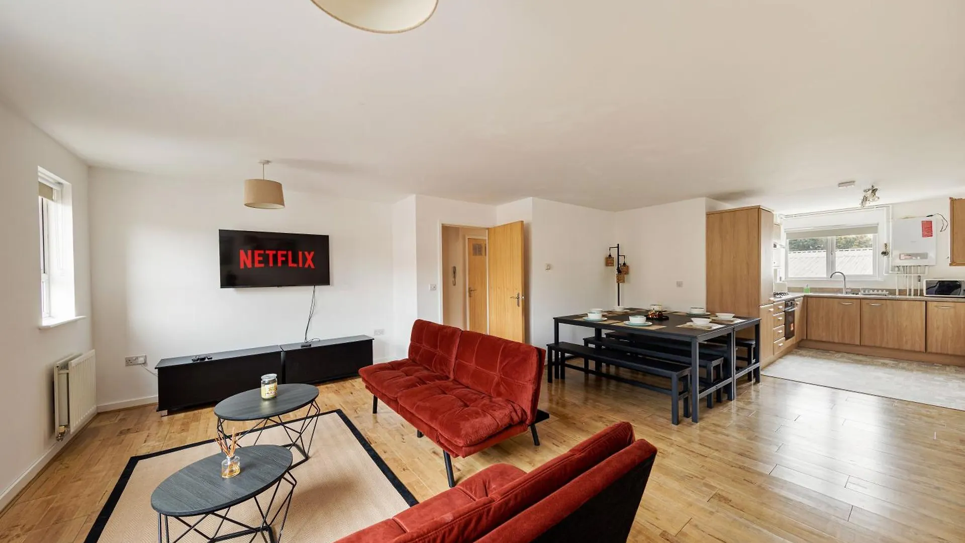 Spacious Heathrow 2-Bed With Central London Access - Free Parking Feltham