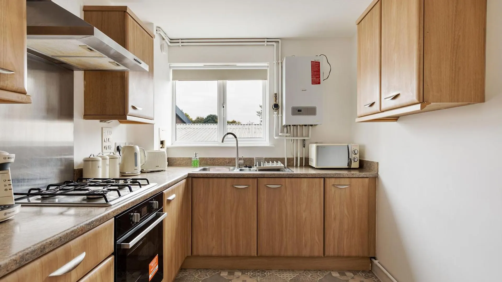 Apartment Spacious Heathrow 2-Bed With Central London Access - Free Parking Feltham
